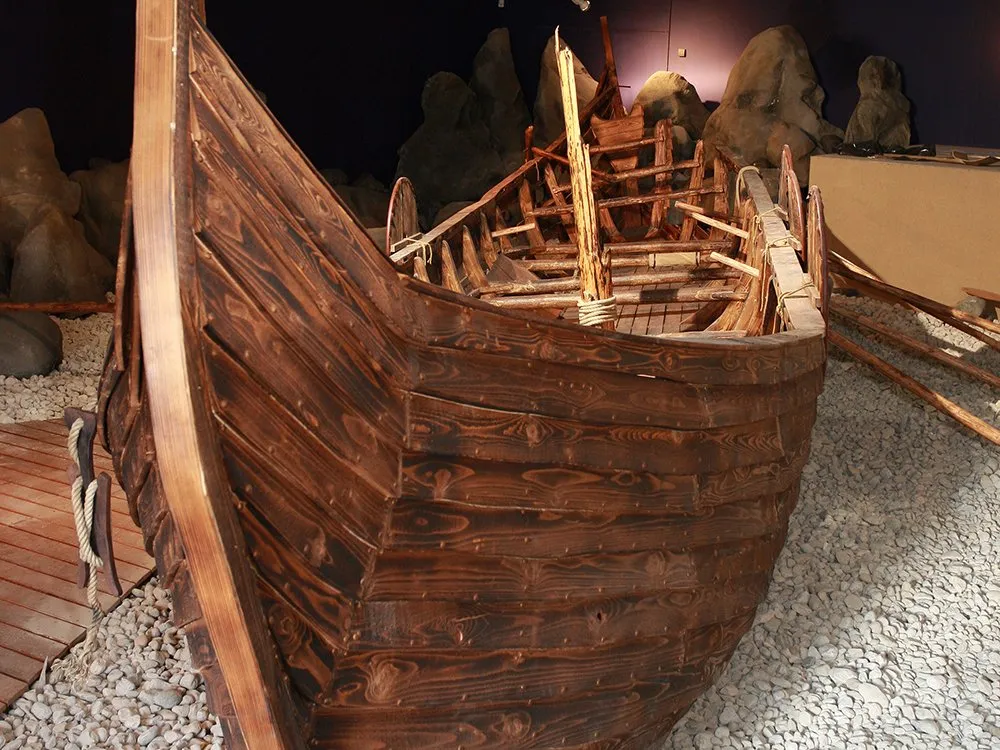 Frontalansicht auf Vikingerschiff
